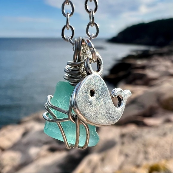 Light Ocean Blue Whale Necklace - Picture 7 of 7